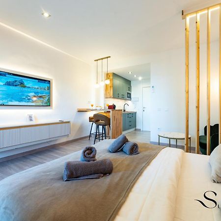 Seaview Beachfront Studio With Aqua Park & Balcony Benalmádena Exteriér fotografie