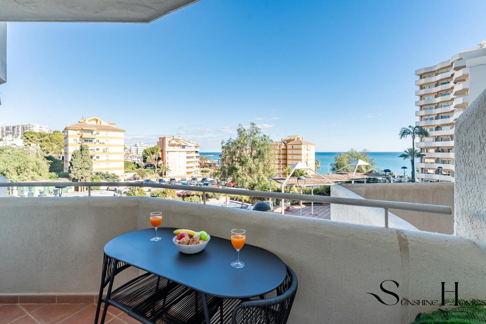 Seaview Beachfront Studio With Aqua Park & Balcony Benalmádena Exteriér fotografie