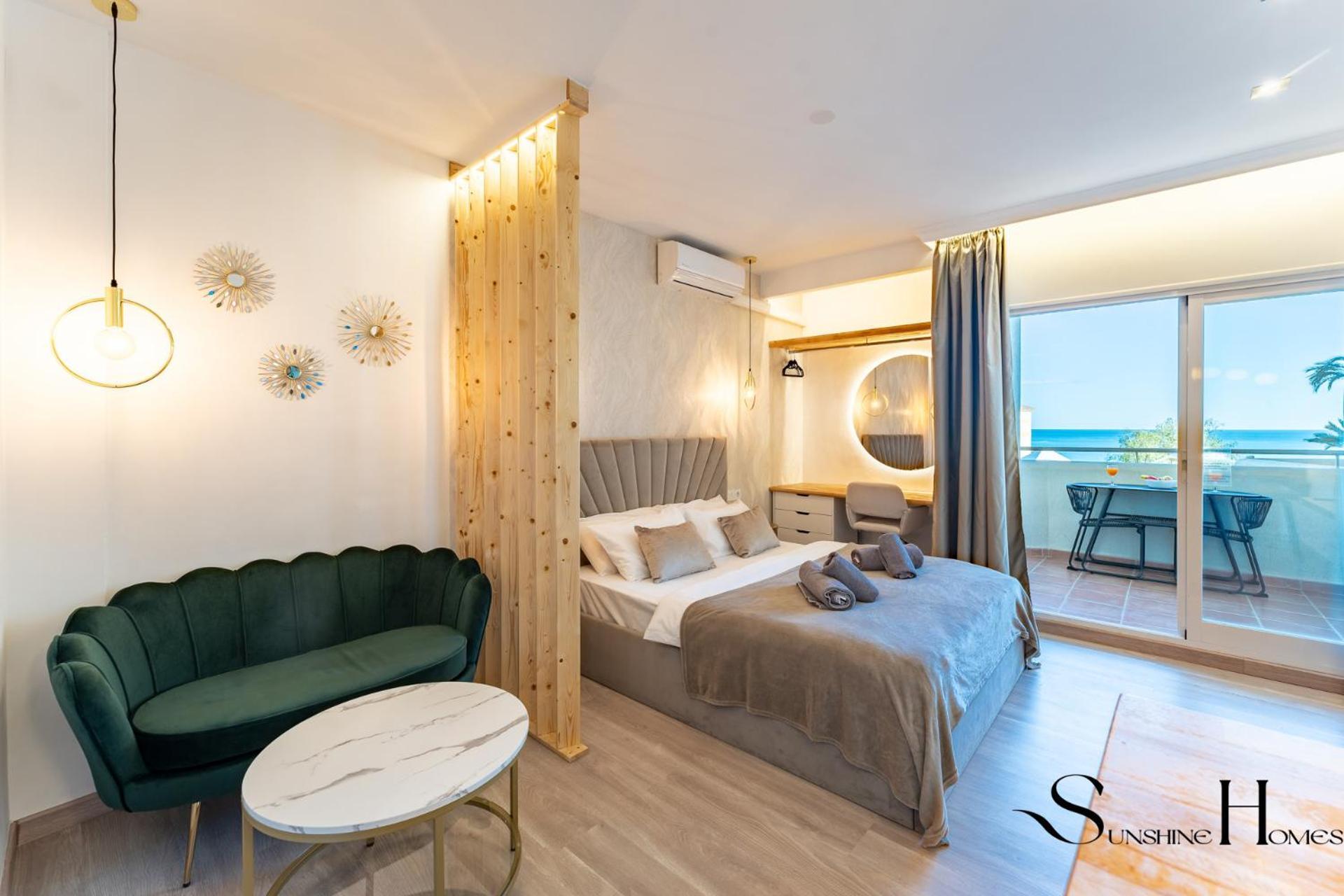Seaview Beachfront Studio With Aqua Park & Balcony Benalmádena Exteriér fotografie