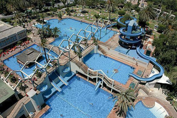 Seaview Beachfront Studio With Aqua Park & Balcony Benalmádena Exteriér fotografie